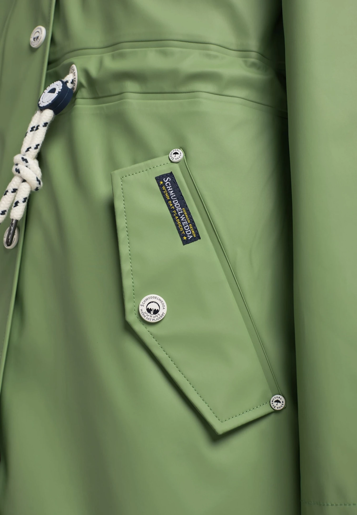 Manteaux de pluie Manteau fonctionnel Bridgeport Femme vert Schmuddelwedda Manteaux De Pluie Manteau Fonctionnel Bridgeport Femme Vert -Schmuddelwedda 0a4f52a77a461fd9e54316f11681ac47 scaled