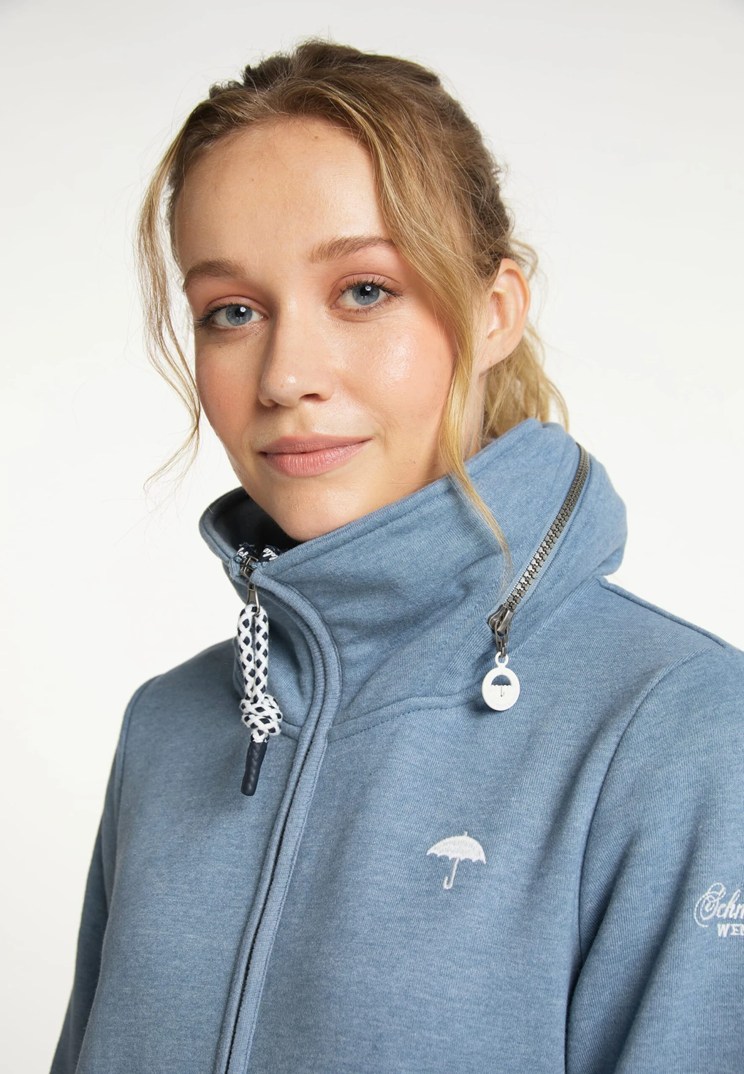 Sweats zippés Veste de survêtement Femme bleu fumé Schmuddelwedda Sweats Zippés Veste De Survêtement Femme Bleu Fumé -Schmuddelwedda e55d48a5302291440de8ae111b199976 scaled